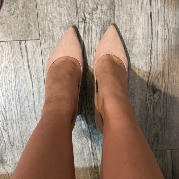 Cream velvet feel pointy toe 4” heels - Picture 2 of 9